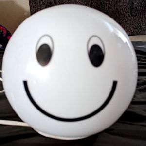Color changing Smiley lamp